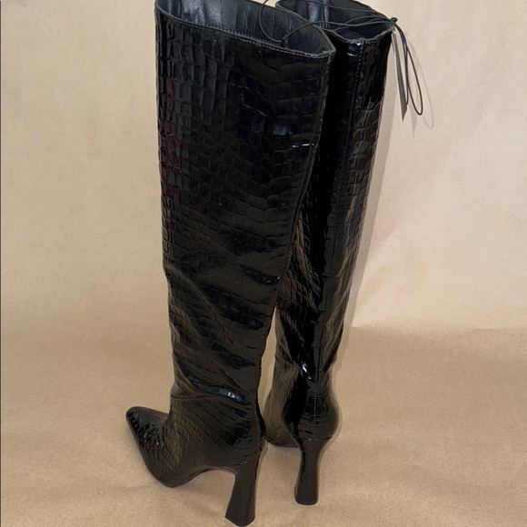 Forever 21 - Black Croc-Embossed Knee-High Boots - Picture 8 of 10